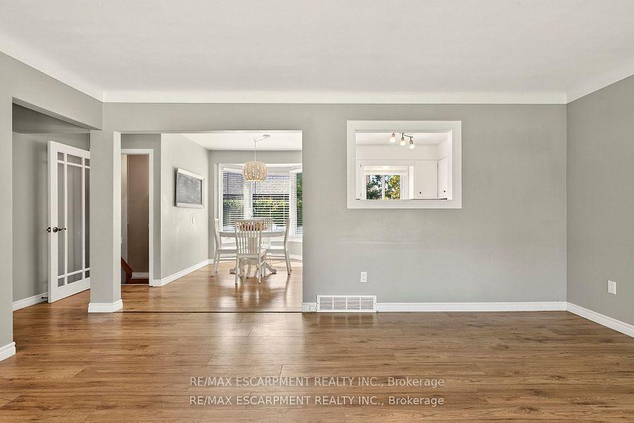 Photo 10 of 12 Ridley Heights Drive, St. Catharines, Ridley — HOMEH