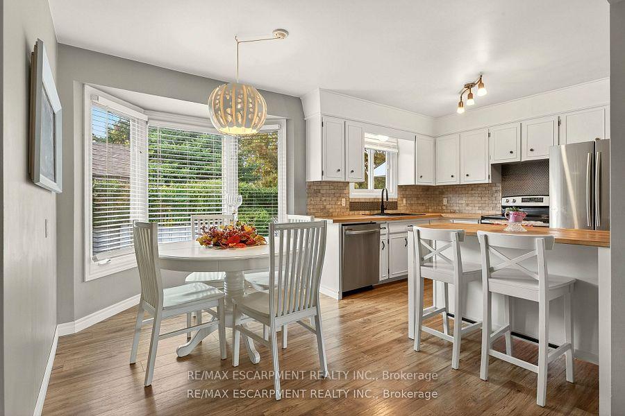 Photo 13 of 12 Ridley Heights Drive, St. Catharines, Ridley — HOMEH