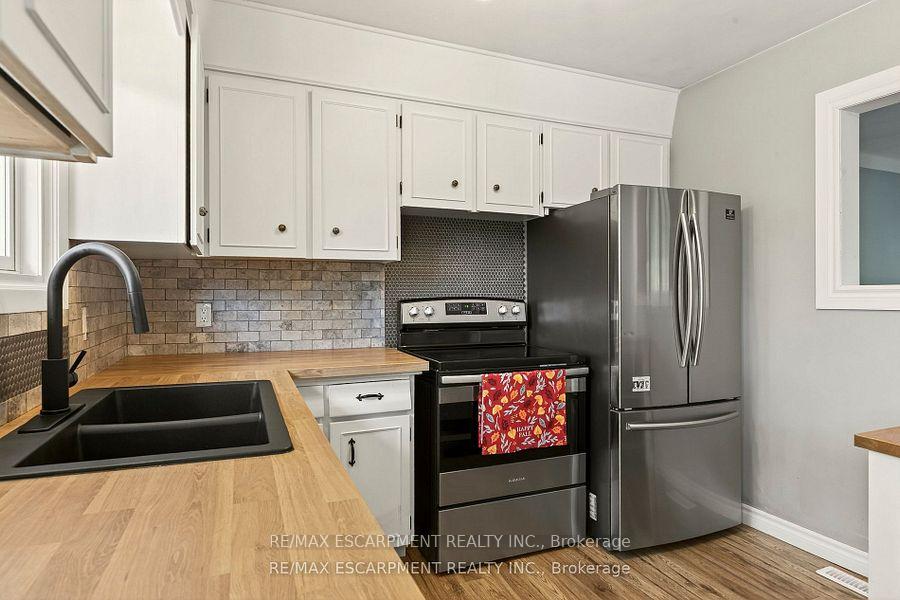 Photo 17 of 12 Ridley Heights Drive, St. Catharines, Ridley — HOMEH
