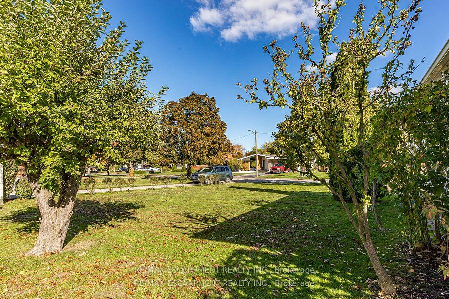 Photo 40 of 12 Ridley Heights Drive, St. Catharines, Ridley — HOMEH