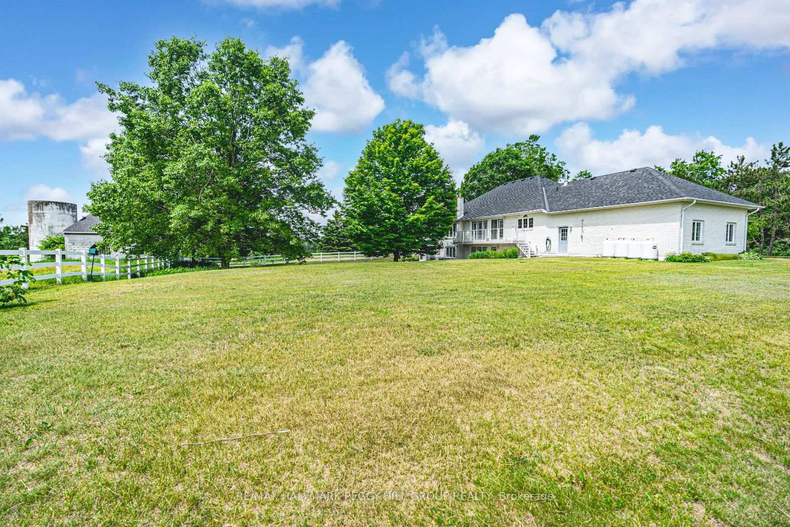 Photo 20 of 1331 Flos Road 3 E, Springwater, Rural Springwater — HOMEH