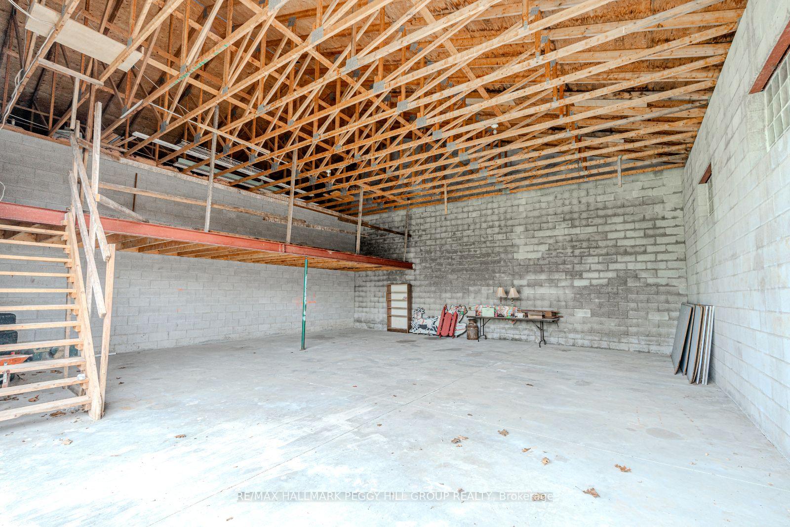 Photo 23 of 1331 Flos Road 3 E, Springwater, Rural Springwater — HOMEH
