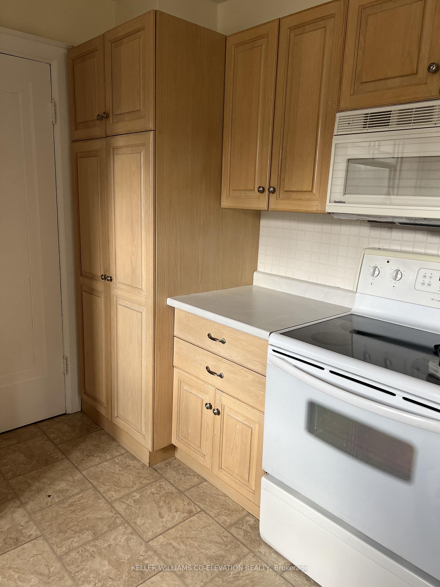 Photo 5 of 11 Vollette Street, St. Catharines, Downtown — HOMEH