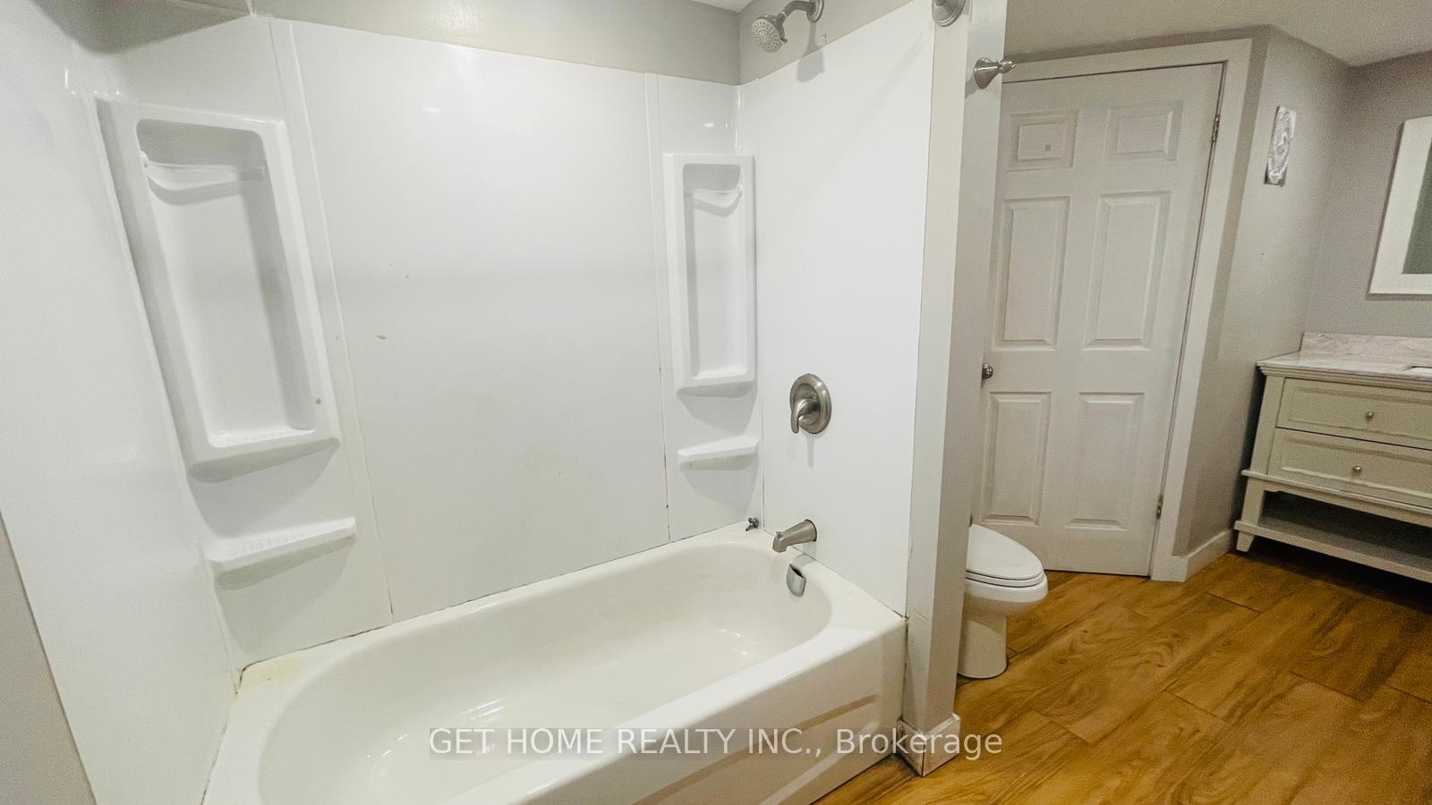 Photo 5 of 15 Silverdale Drive, St. Catharines, Vine/Linwell — HOMEH
