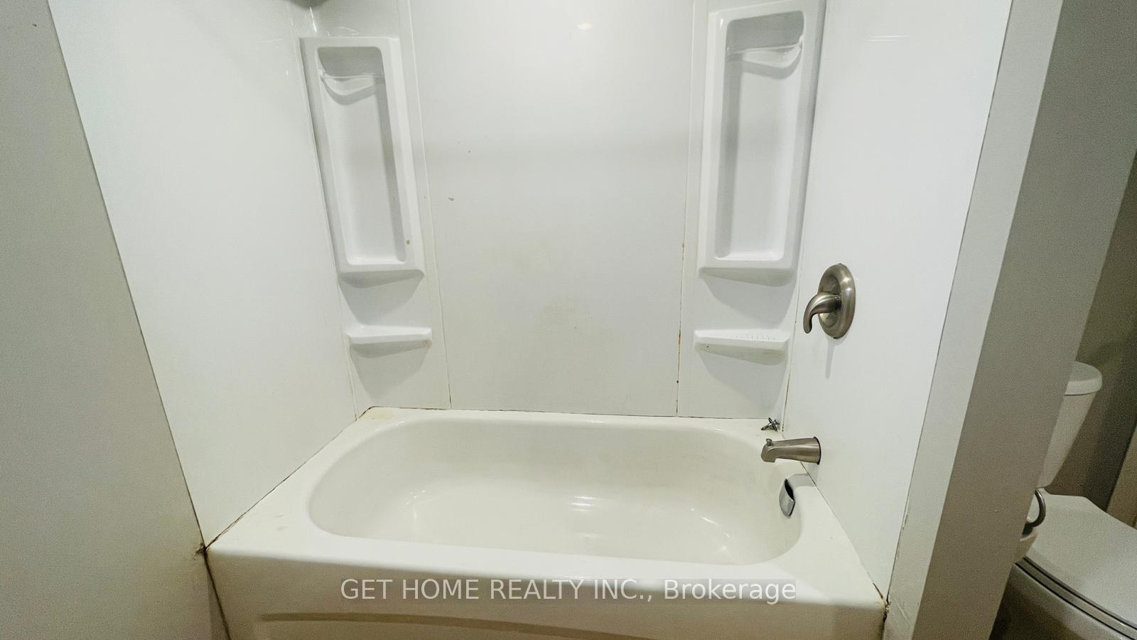 Photo 6 of 15 Silverdale Drive, St. Catharines, Vine/Linwell — HOMEH
