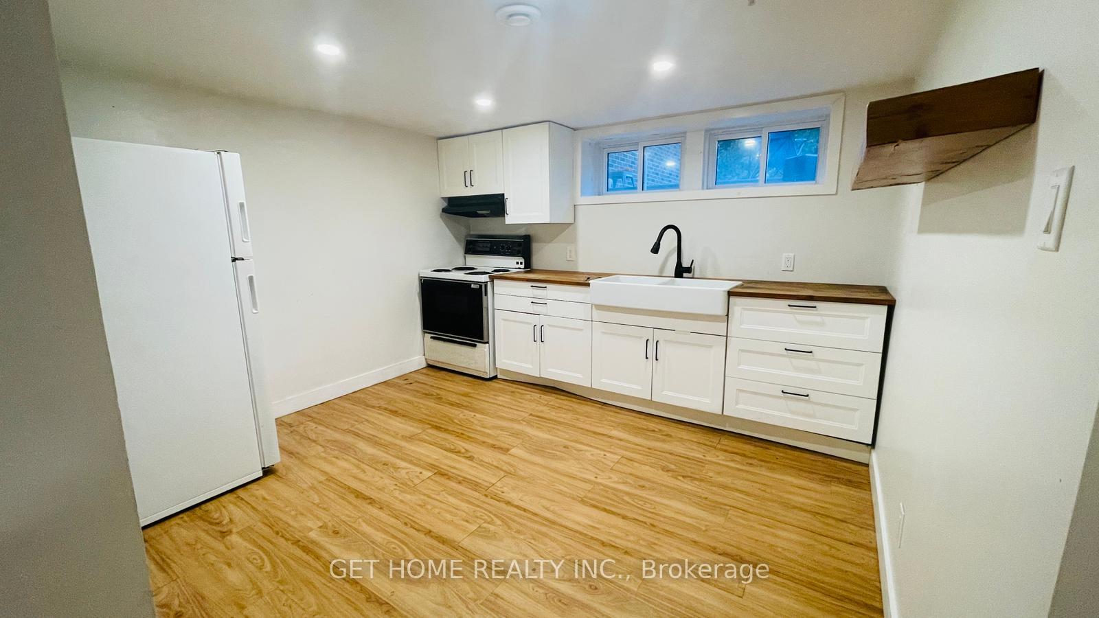Photo 8 of 15 Silverdale Drive, St. Catharines, Vine/Linwell — HOMEH