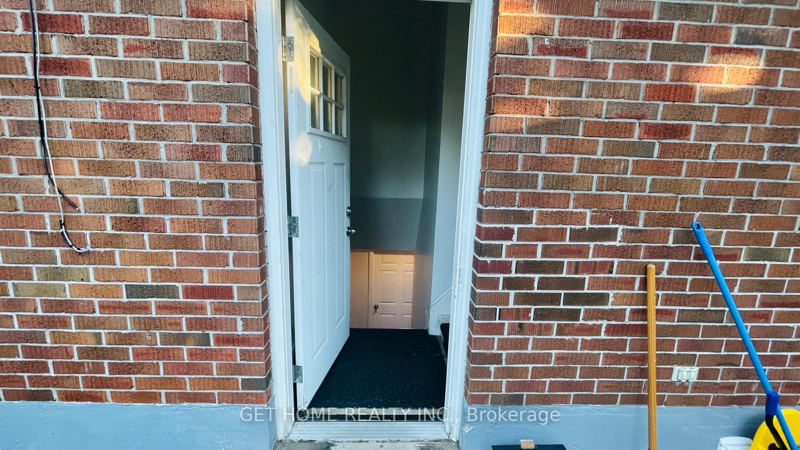 Photo 14 of 15 Silverdale Drive, St. Catharines, Vine/Linwell — HOMEH