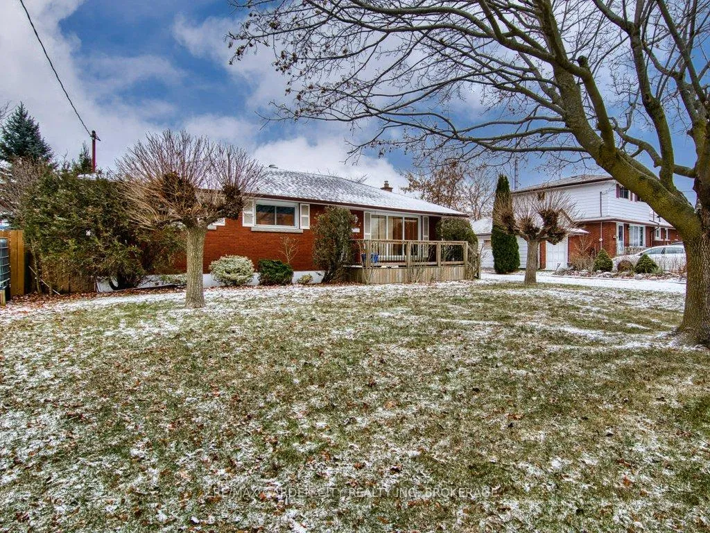 Photo 2 of 2 Sikorski Avenue, St. Catharines, Carlton/Bunting — HOMEH