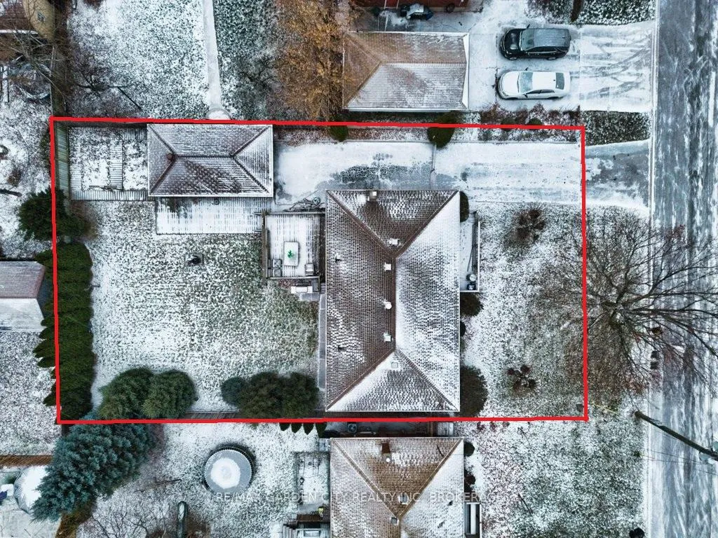 Photo 8 of 2 Sikorski Avenue, St. Catharines, Carlton/Bunting — HOMEH