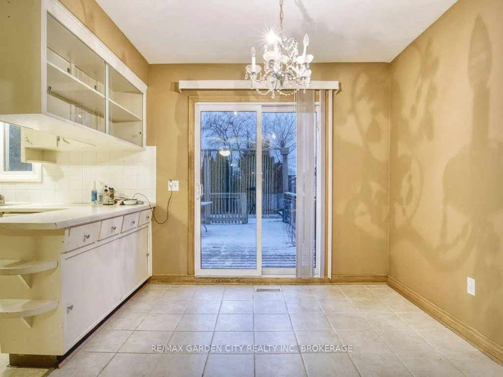 Photo 15 of 2 Sikorski Avenue, St. Catharines, Carlton/Bunting — HOMEH