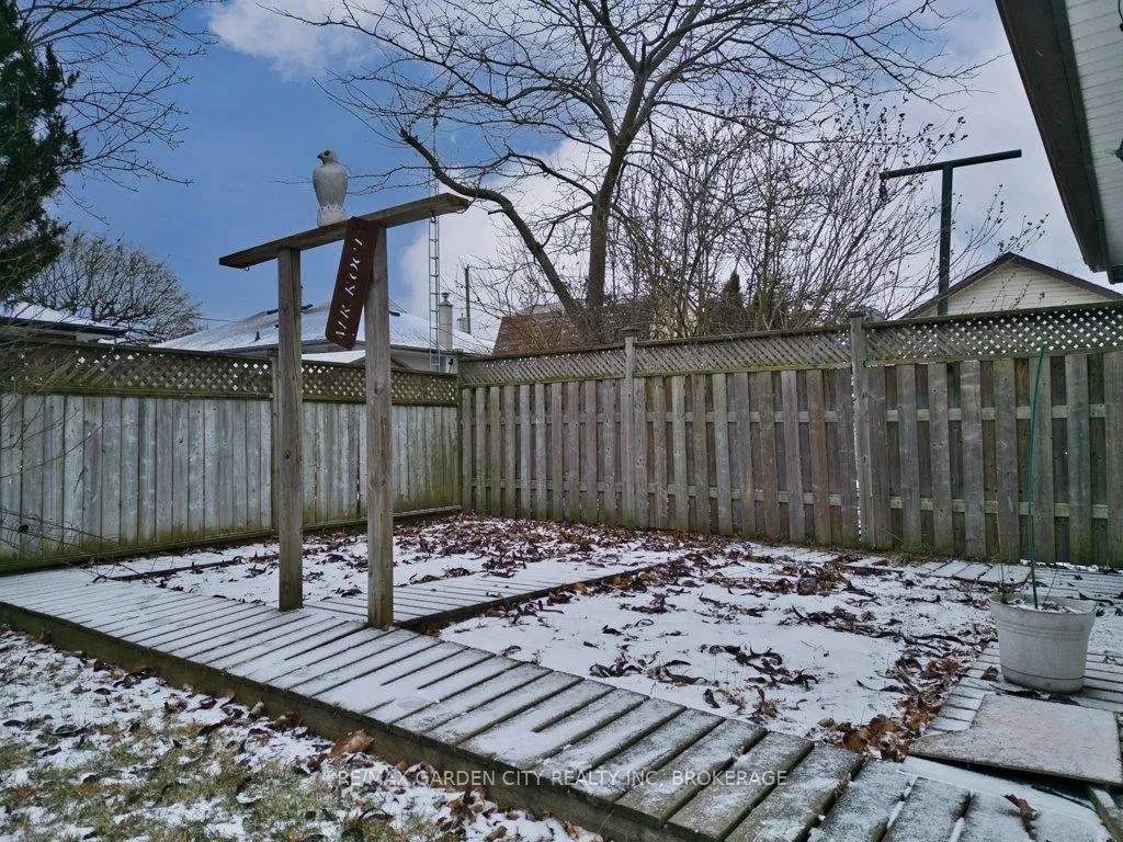 Photo 41 of 2 Sikorski Avenue, St. Catharines, Carlton/Bunting — HOMEH
