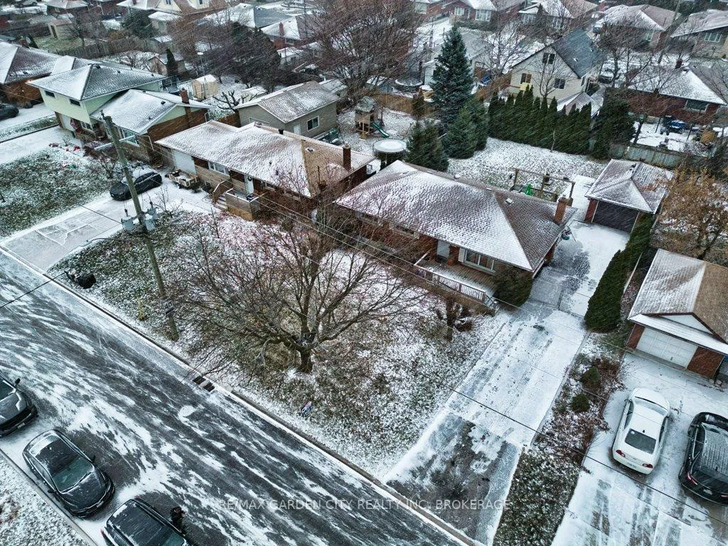 Photo 46 of 2 Sikorski Avenue, St. Catharines, Carlton/Bunting — HOMEH