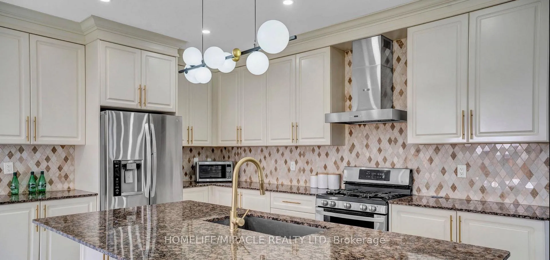 Photo 4 of 14 Canary Close, Brampton, Credit Valley — HOMEH