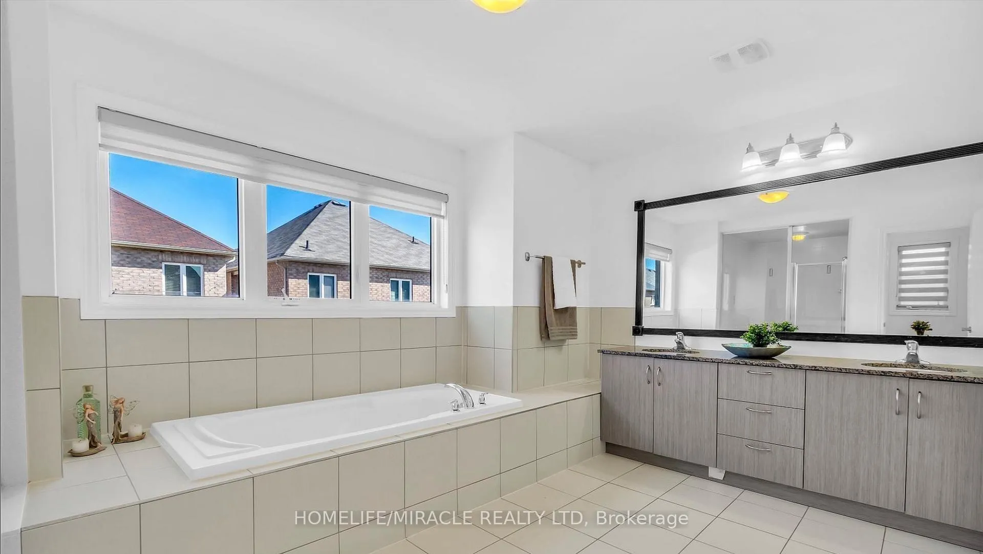 Photo 11 of 14 Canary Close, Brampton, Credit Valley — HOMEH