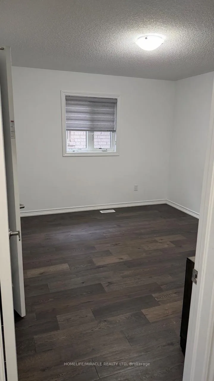Photo 18 of 14 Canary Close, Brampton, Credit Valley — HOMEH