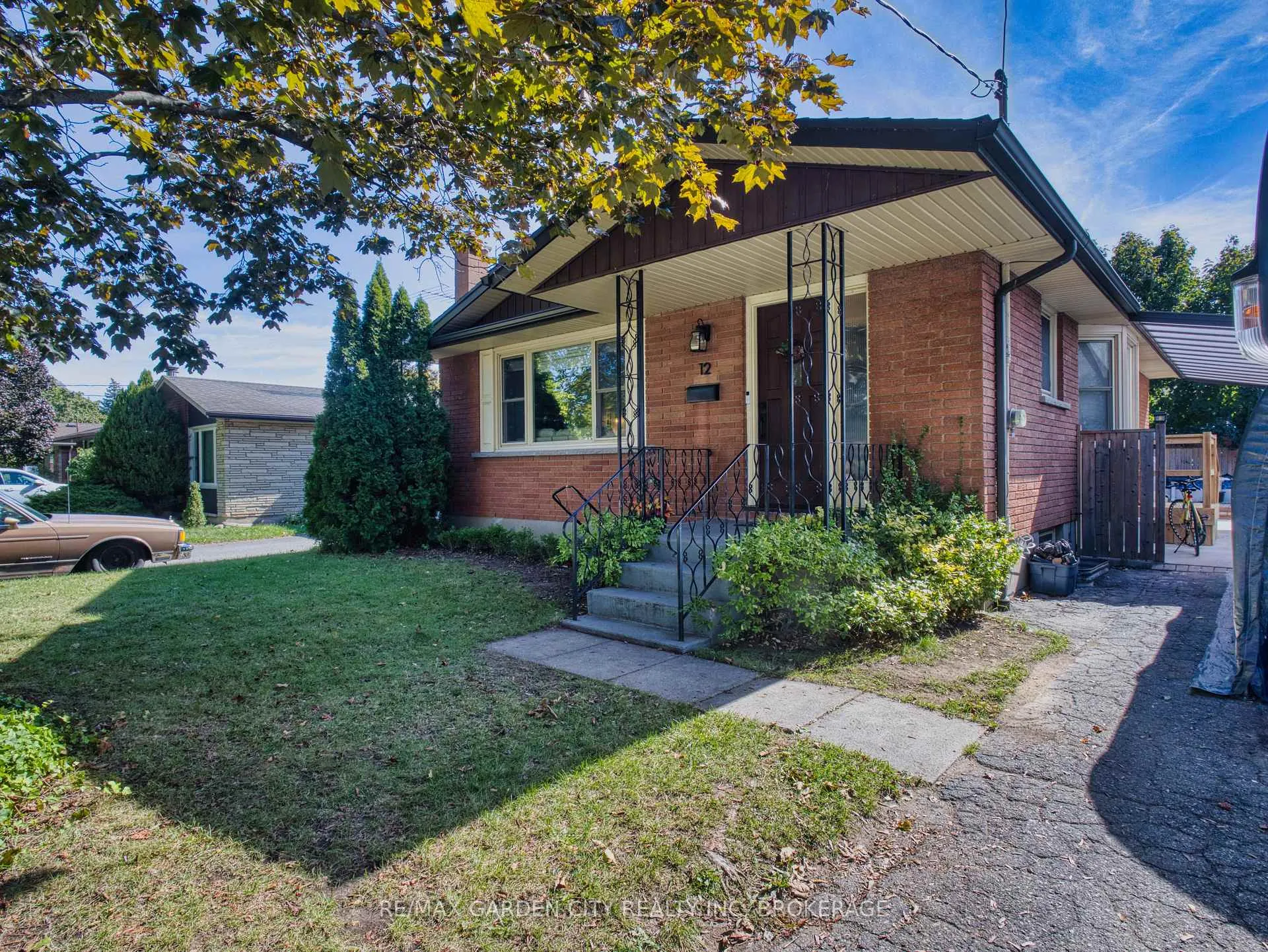 Photo 1 of 12 Princeway Drive, St. Catharines, Lakeport — HOMEH