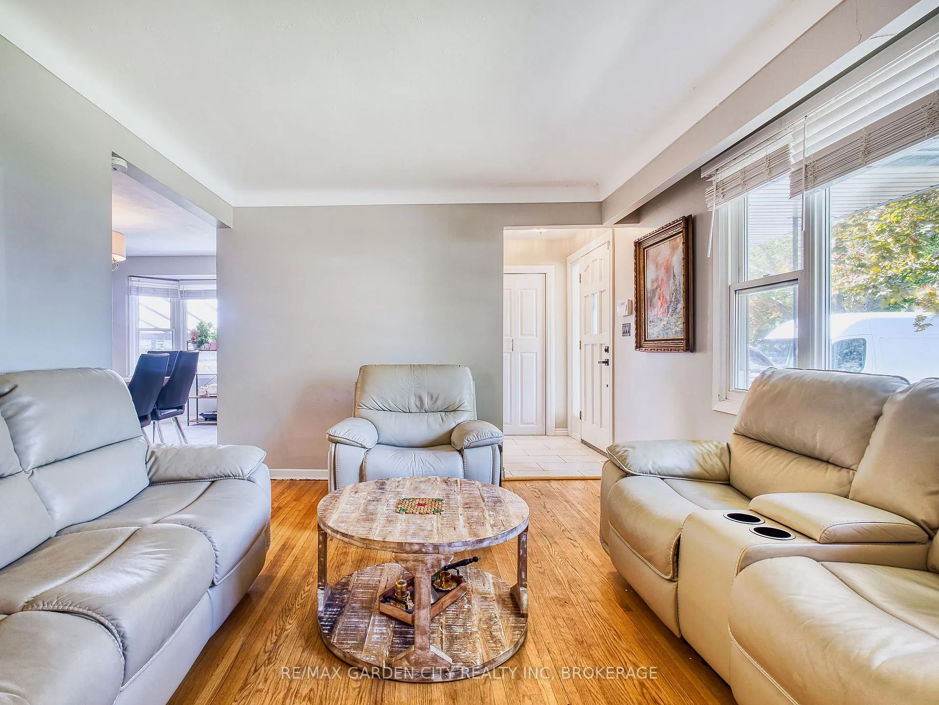 Photo 3 of 12 Princeway Drive, St. Catharines, Lakeport — HOMEH