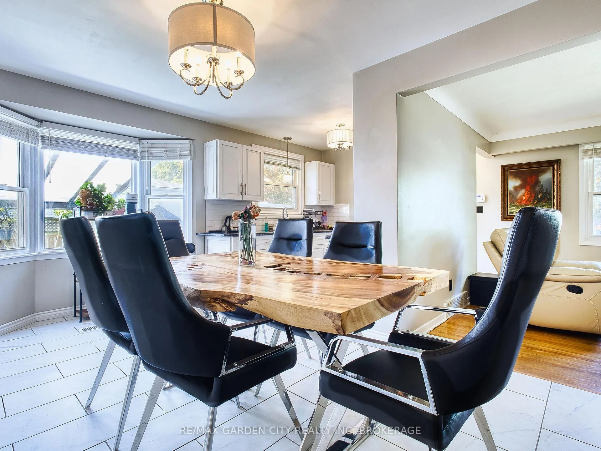 Photo 6 of 12 Princeway Drive, St. Catharines, Lakeport — HOMEH
