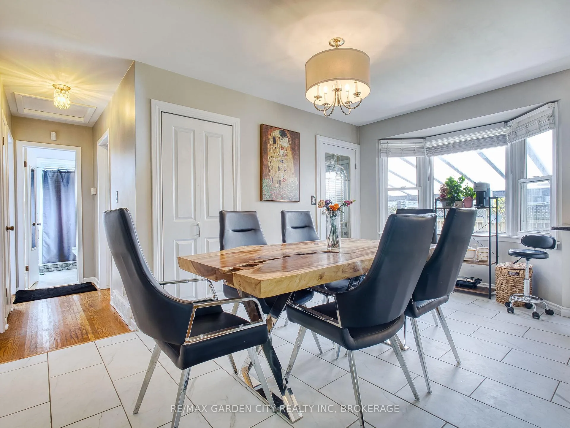 Photo 8 of 12 Princeway Drive, St. Catharines, Lakeport — HOMEH
