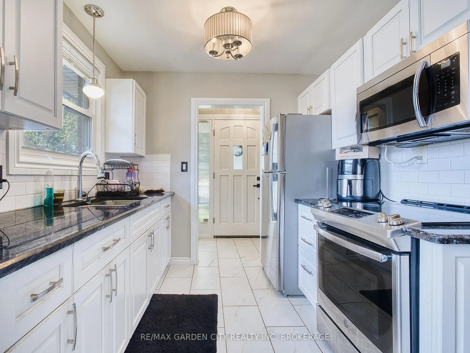 Photo 9 of 12 Princeway Drive, St. Catharines, Lakeport — HOMEH
