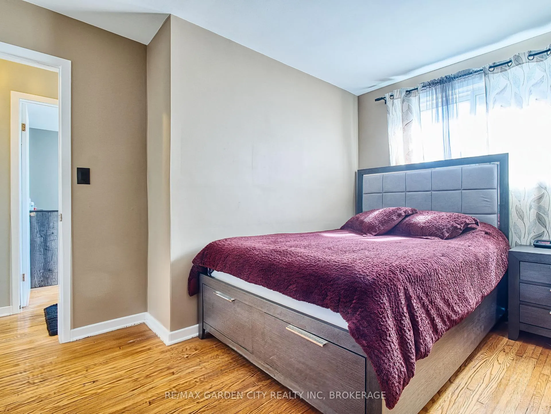 Photo 17 of 12 Princeway Drive, St. Catharines, Lakeport — HOMEH