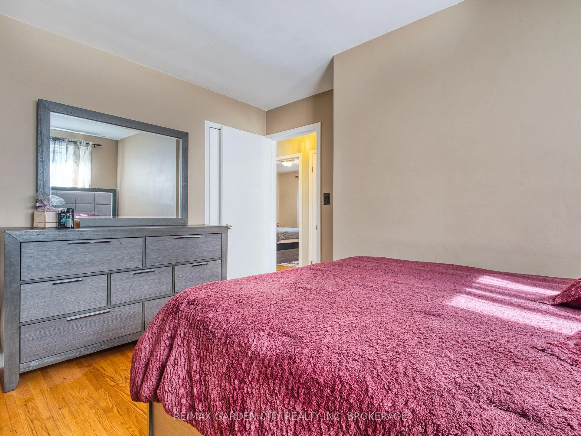 Photo 18 of 12 Princeway Drive, St. Catharines, Lakeport — HOMEH