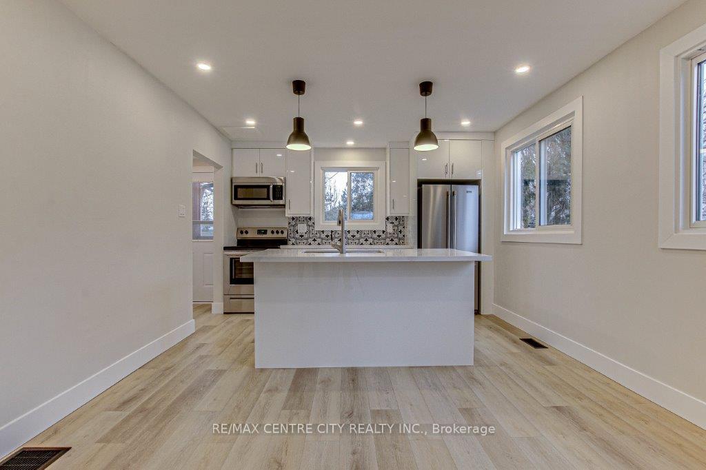 Photo 5 of 109 Balaclava Street, St. Thomas — HOMEH