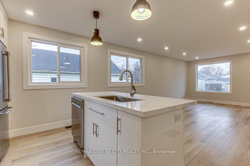 Photo 8 of 109 Balaclava Street, St. Thomas — HOMEH