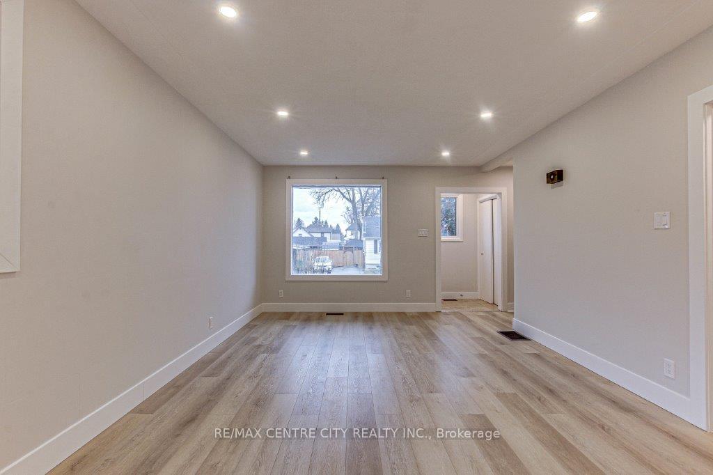 Photo 9 of 109 Balaclava Street, St. Thomas — HOMEH