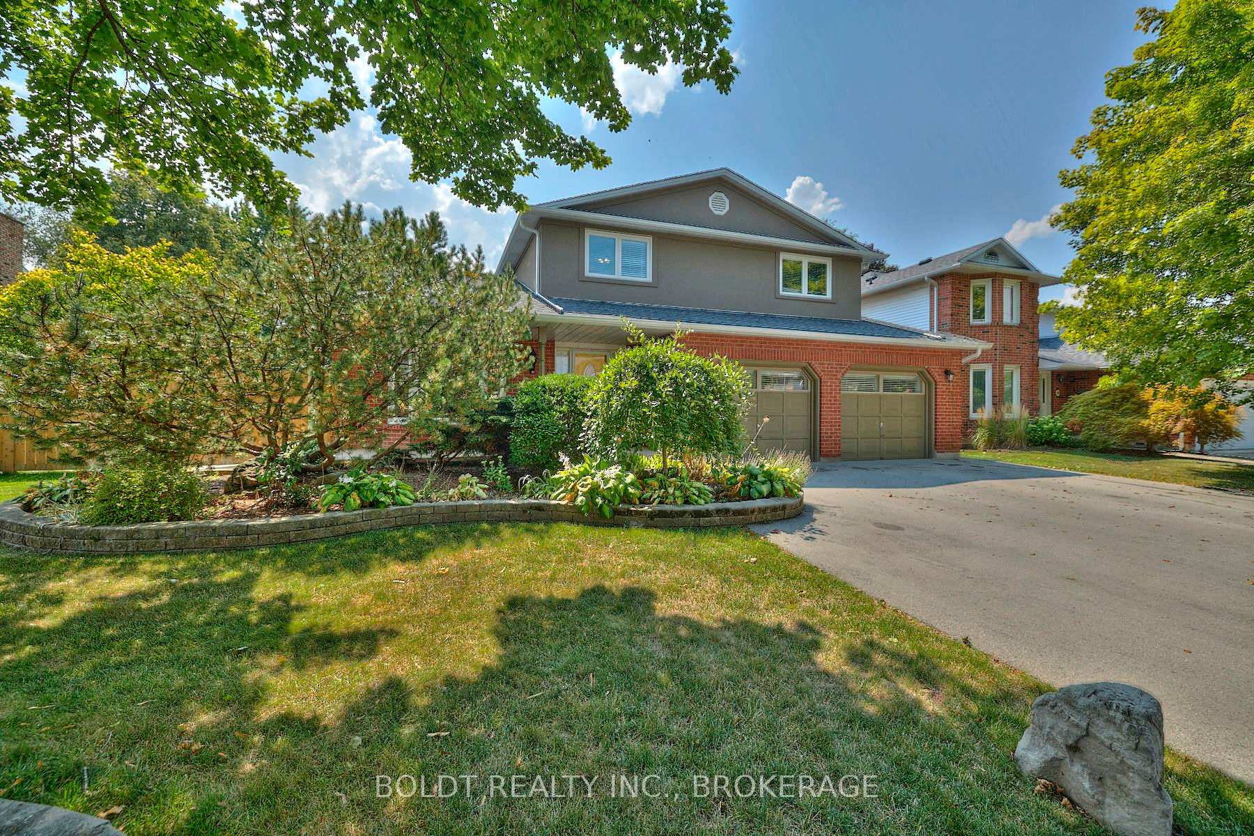 Photo 1 of 41 Farmington Drive, St. Catharines, Grapeview — HOMEH