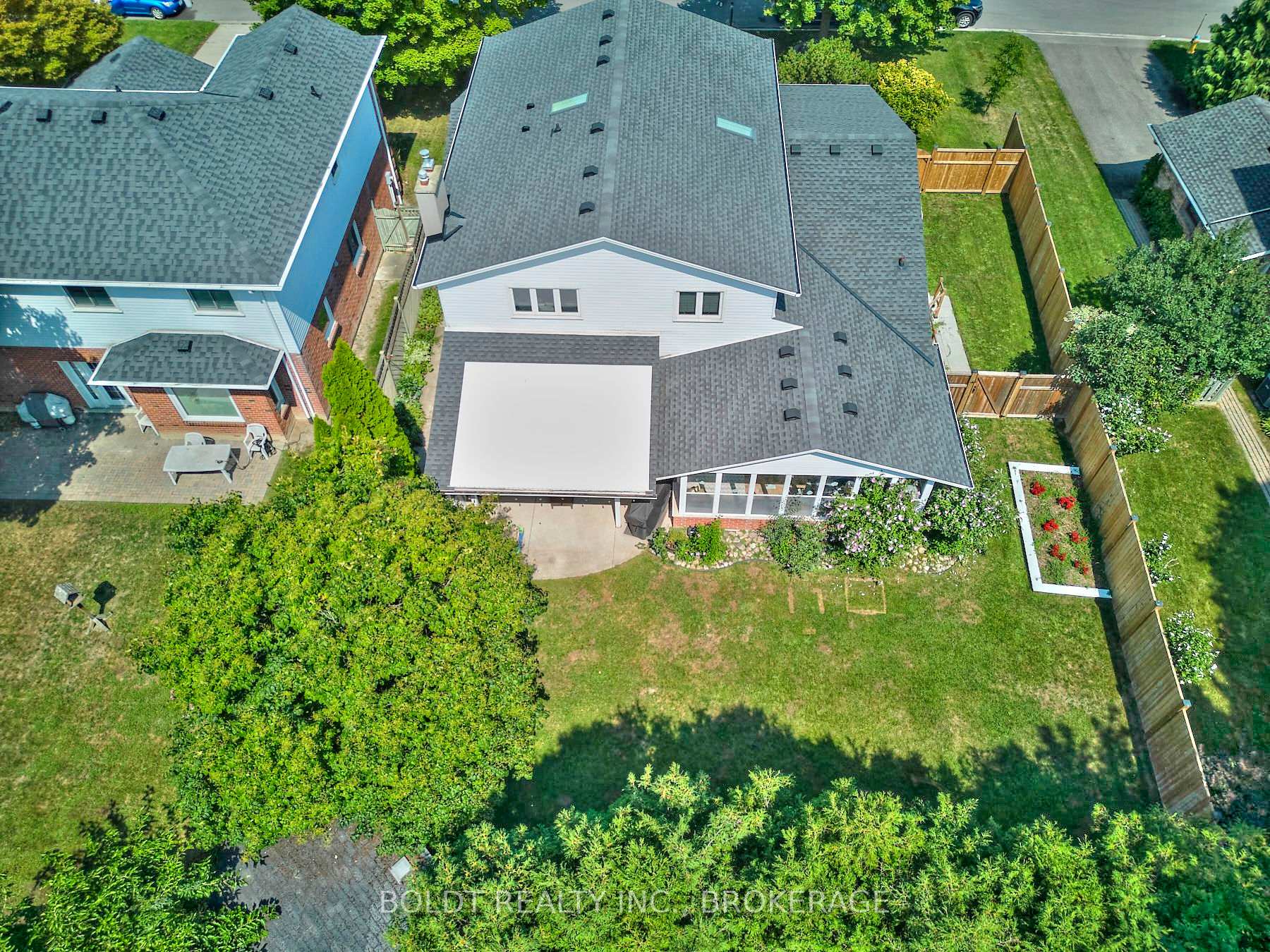 Photo 14 of 41 Farmington Drive, St. Catharines, Grapeview — HOMEH