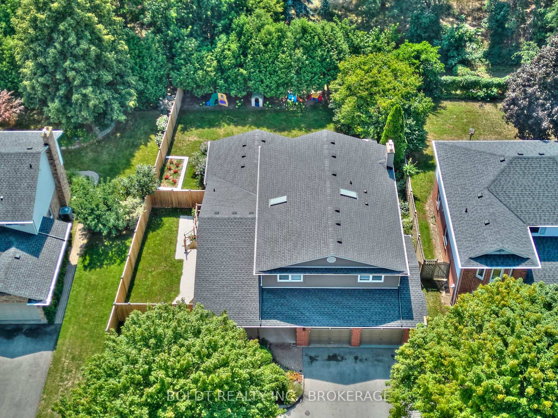 Photo 16 of 41 Farmington Drive, St. Catharines, Grapeview — HOMEH