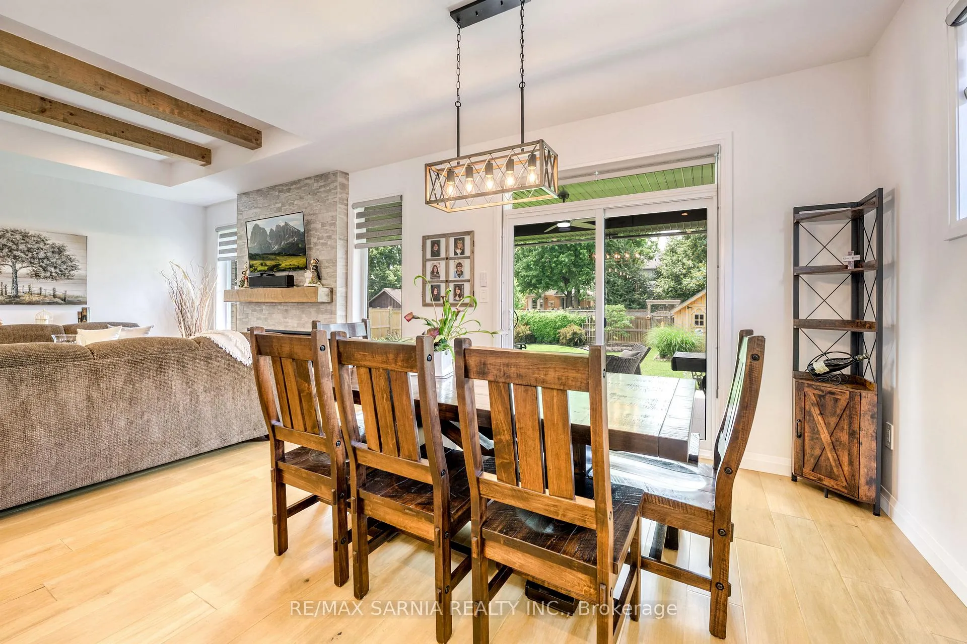 Photo 11 of 393 Bayhill Drive, St. Clair — HOMEH
