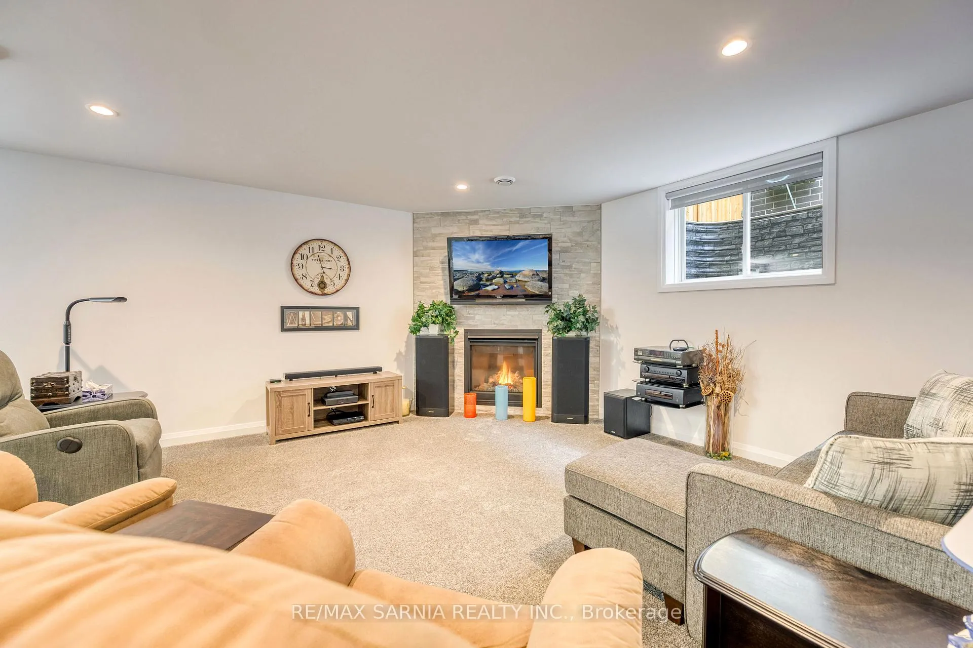 Photo 25 of 393 Bayhill Drive, St. Clair — HOMEH