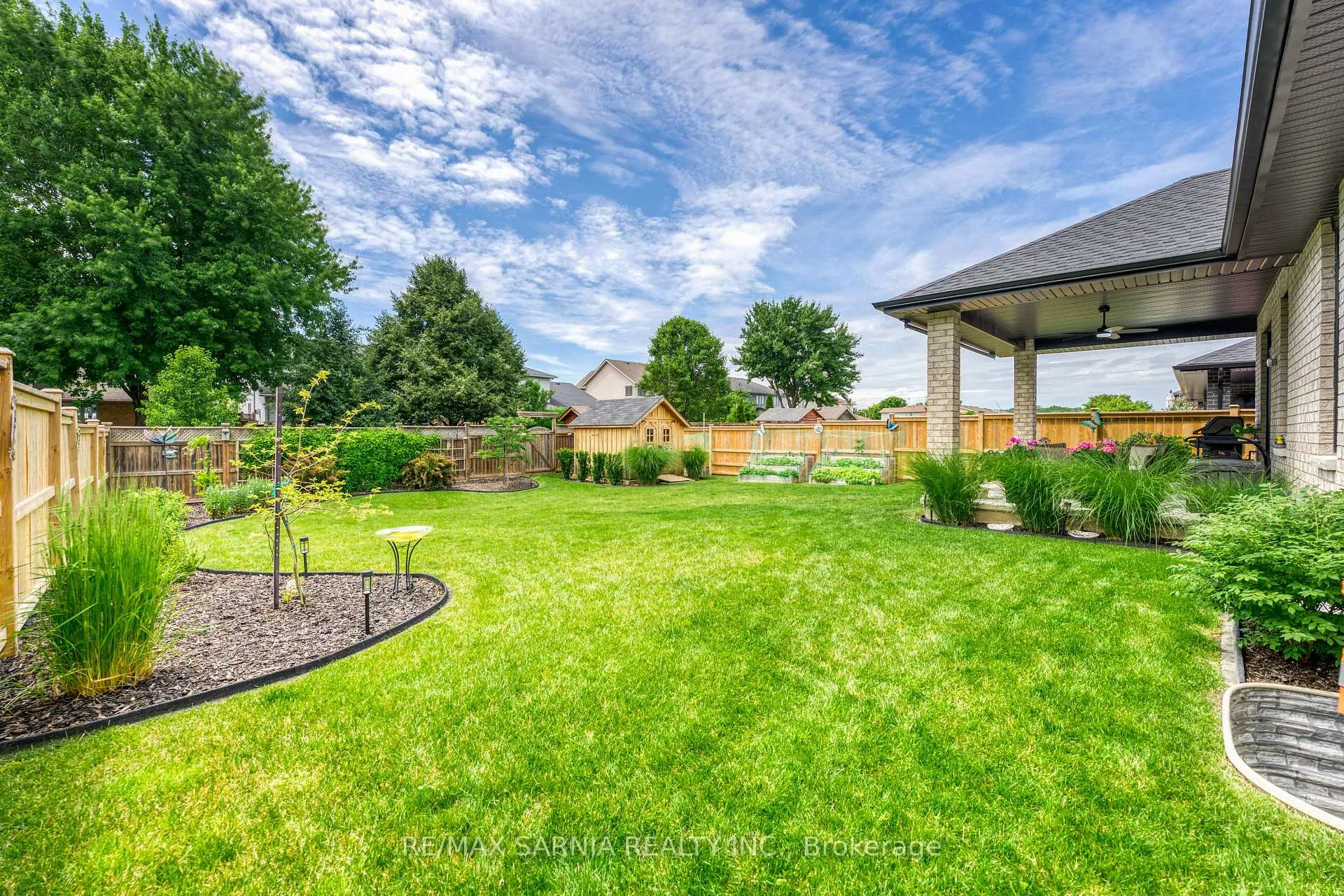 Photo 32 of 393 Bayhill Drive, St. Clair — HOMEH