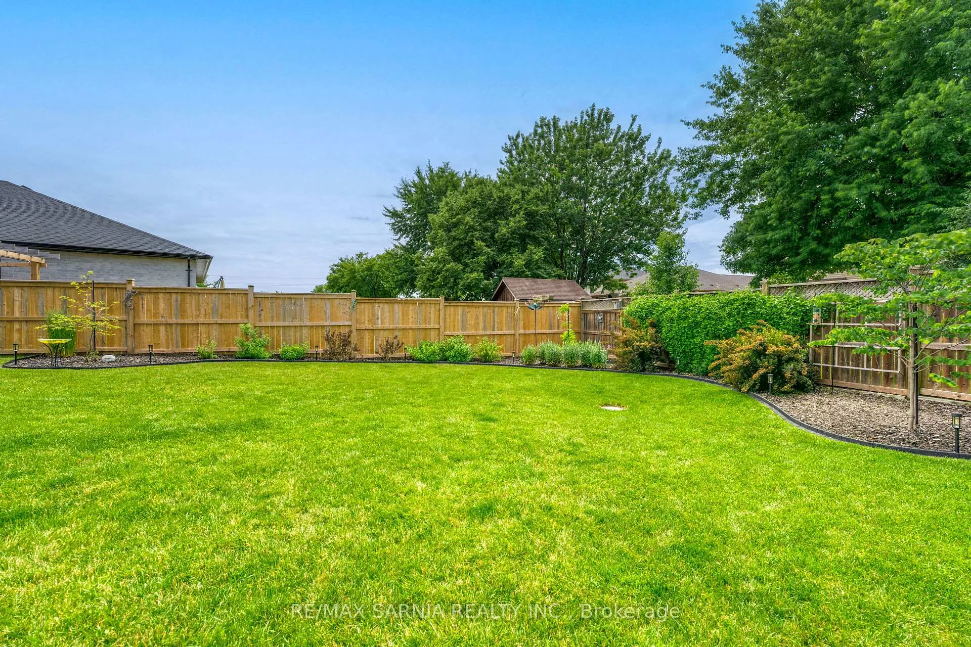 Photo 36 of 393 Bayhill Drive, St. Clair — HOMEH