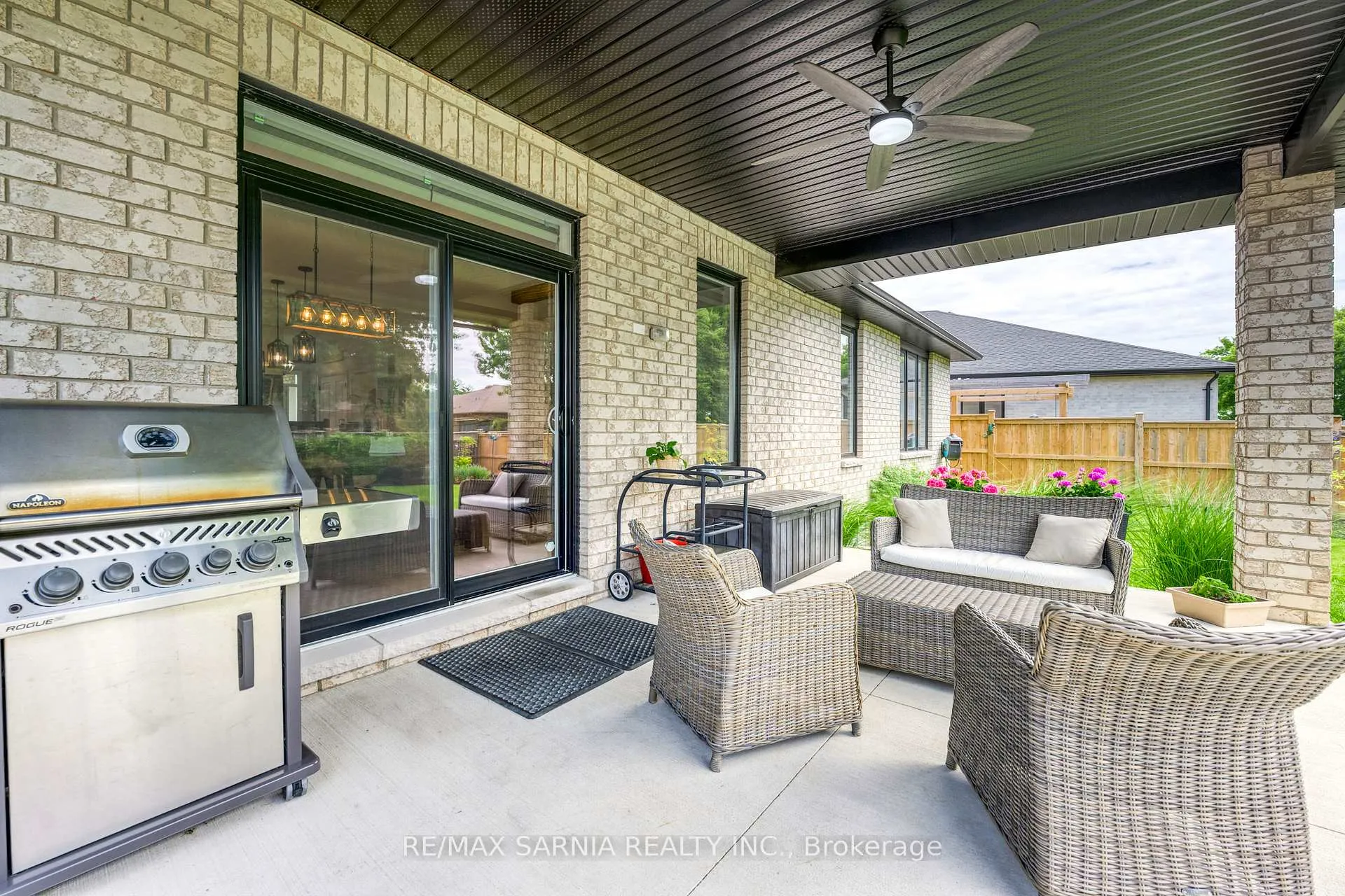 Photo 38 of 393 Bayhill Drive, St. Clair — HOMEH