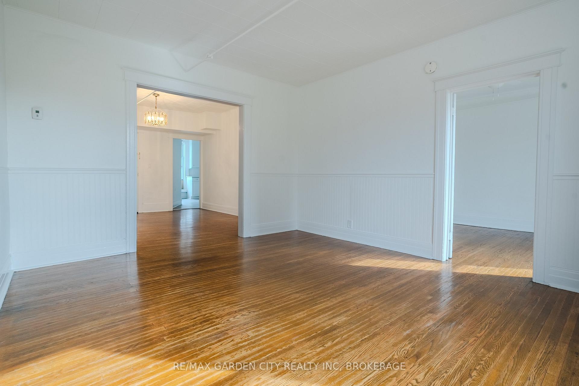 Photo 4 of Unit 3, 22 St. Paul Street, St. Catharines, Downtown — HOMEH