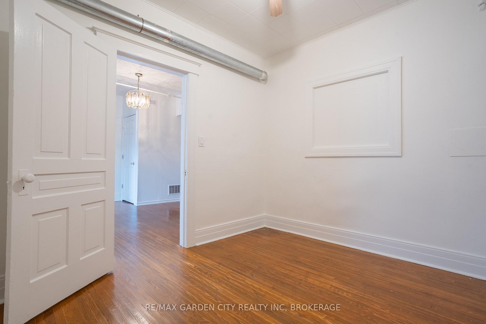 Photo 6 of Unit 3, 22 St. Paul Street, St. Catharines, Downtown — HOMEH