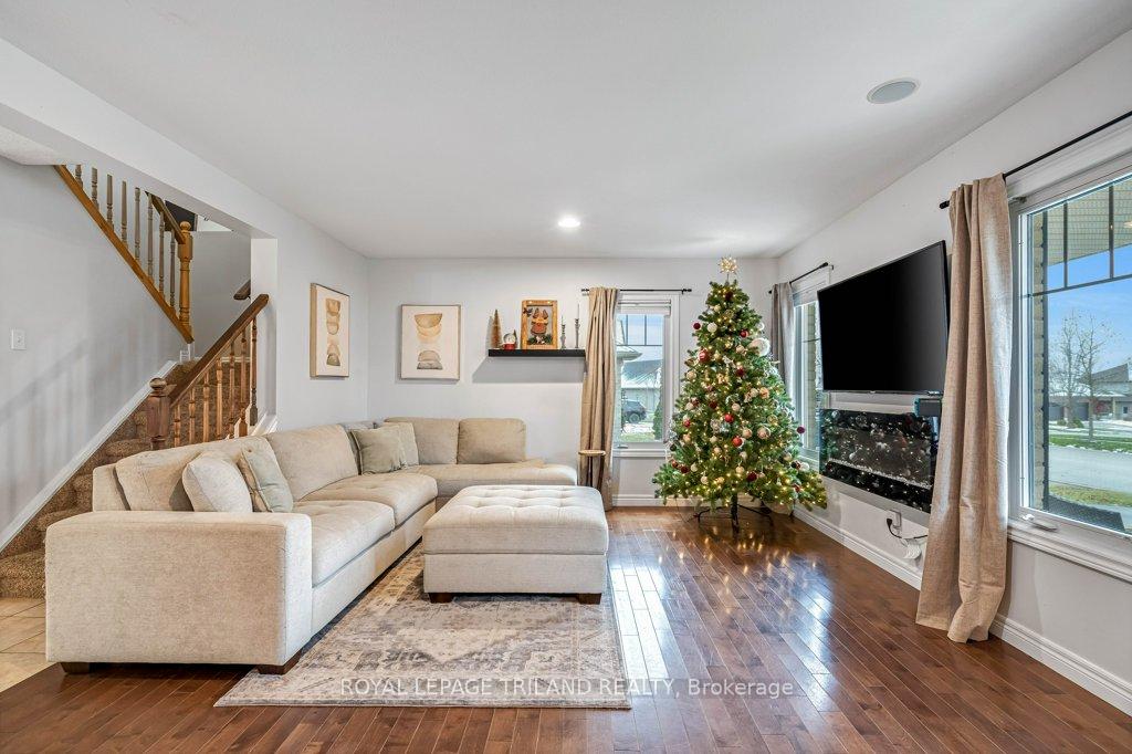 Photo 6 of 14 Penhale Avenue N, St. Thomas — HOMEH
