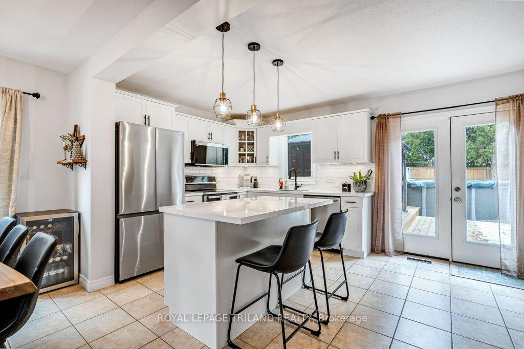 Photo 11 of 14 Penhale Avenue N, St. Thomas — HOMEH