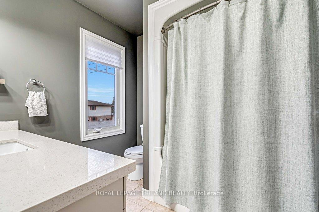 Photo 19 of 14 Penhale Avenue N, St. Thomas — HOMEH