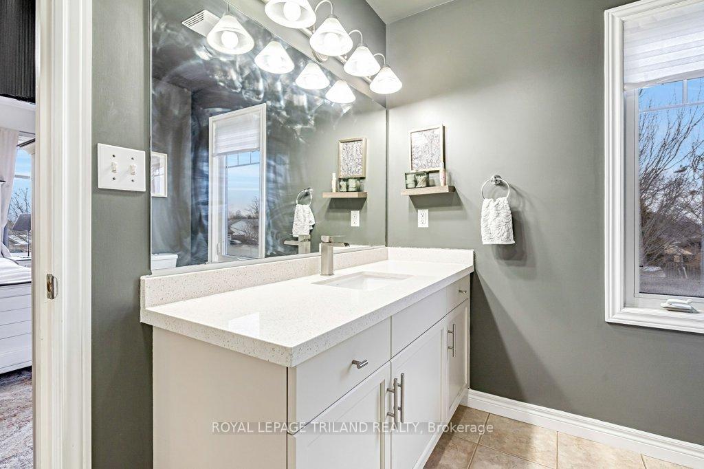 Photo 20 of 14 Penhale Avenue N, St. Thomas — HOMEH
