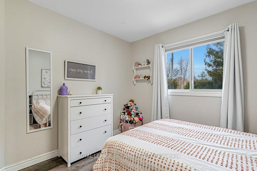 Photo 23 of 14 Penhale Avenue N, St. Thomas — HOMEH