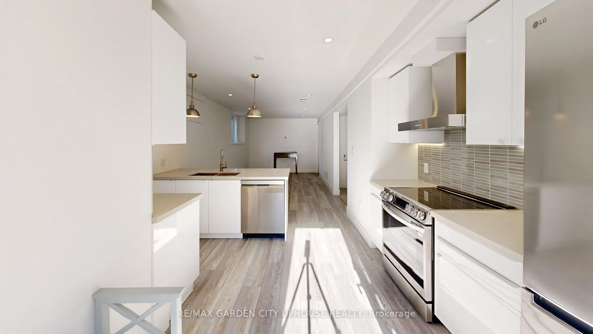 Photo 5 of 168 Russell Avenue, St. Catharines, Downtown — HOMEH