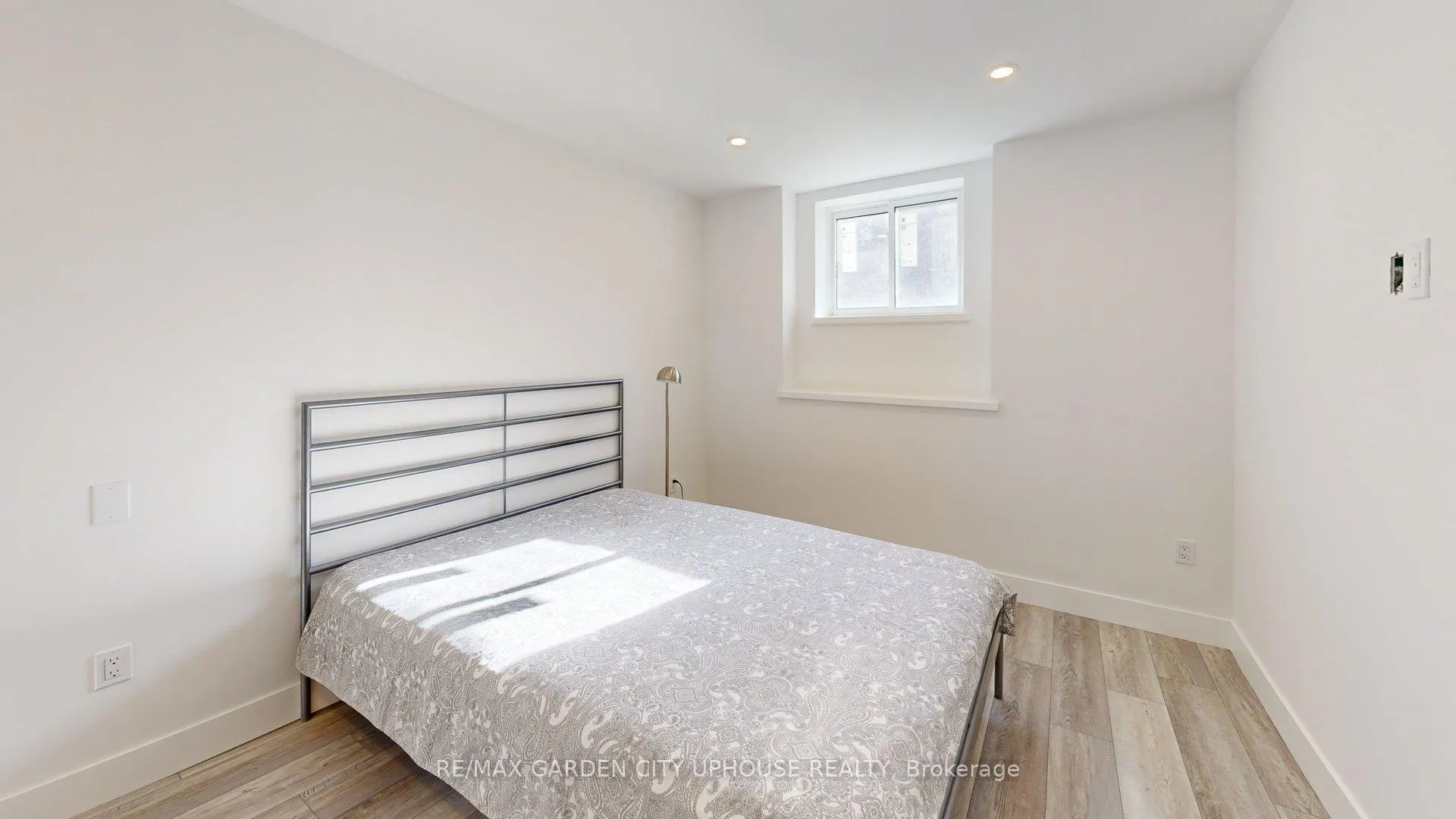 Photo 9 of 168 Russell Avenue, St. Catharines, Downtown — HOMEH