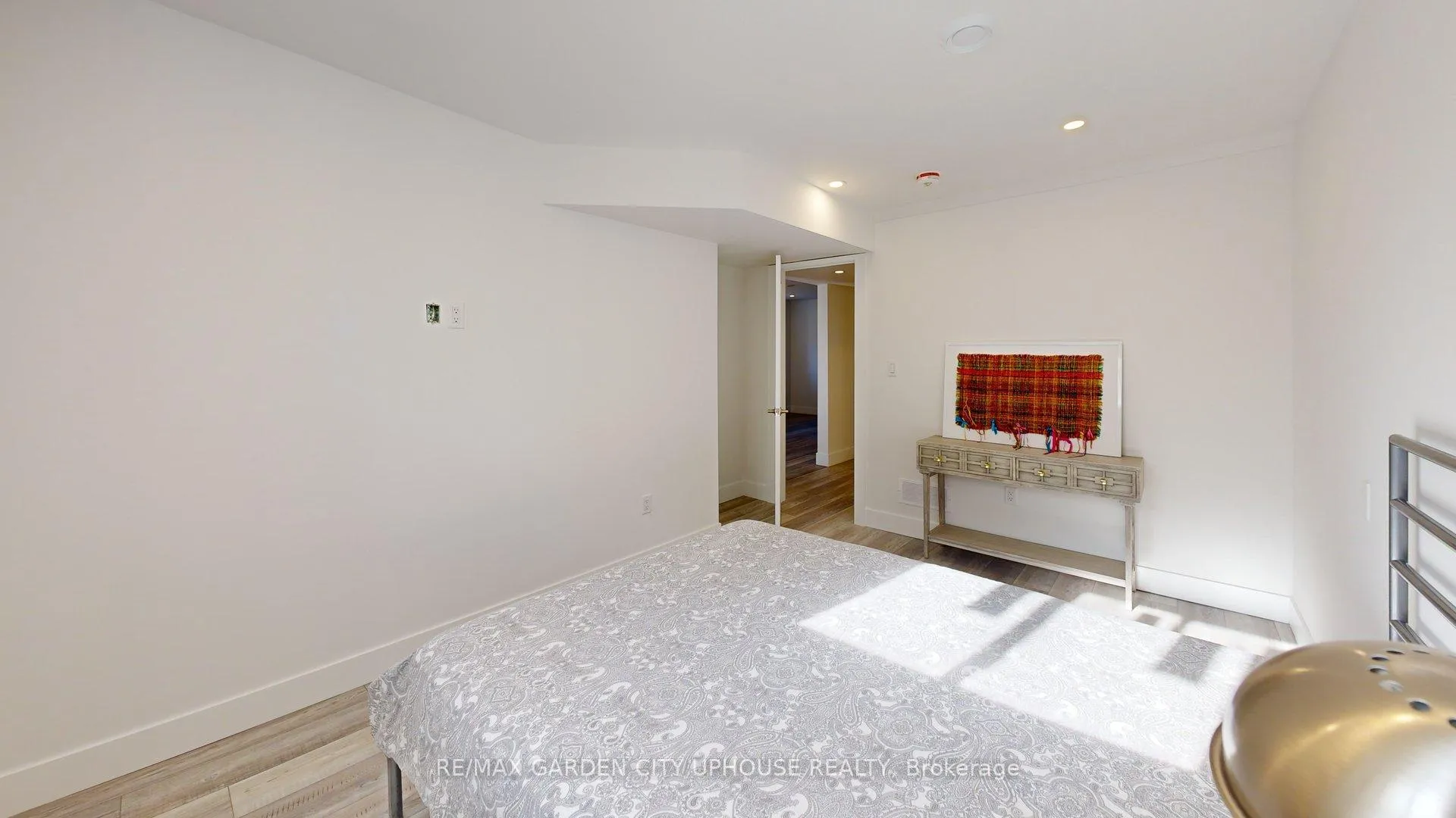 Photo 10 of 168 Russell Avenue, St. Catharines, Downtown — HOMEH
