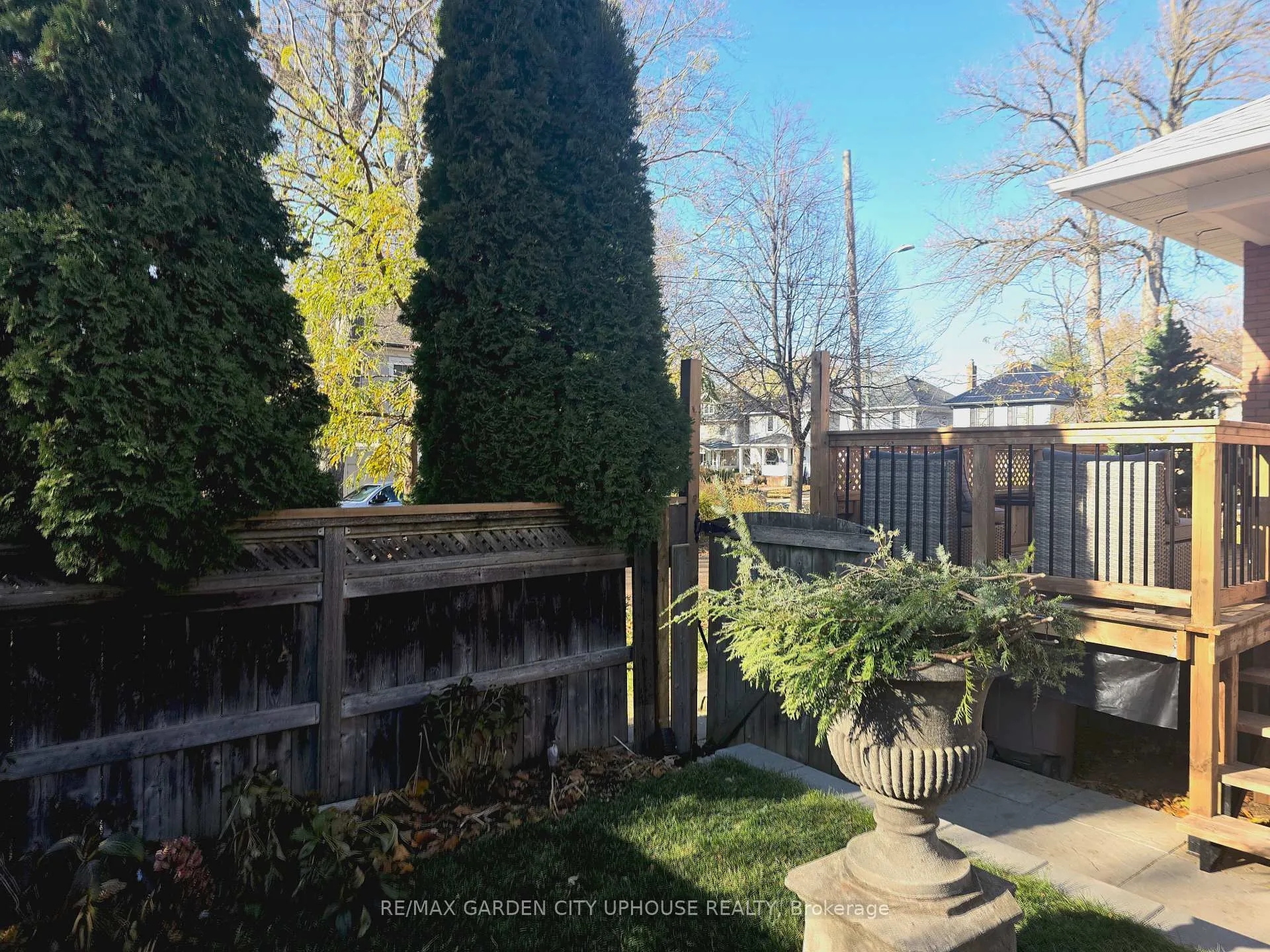 Photo 12 of 168 Russell Avenue, St. Catharines, Downtown — HOMEH