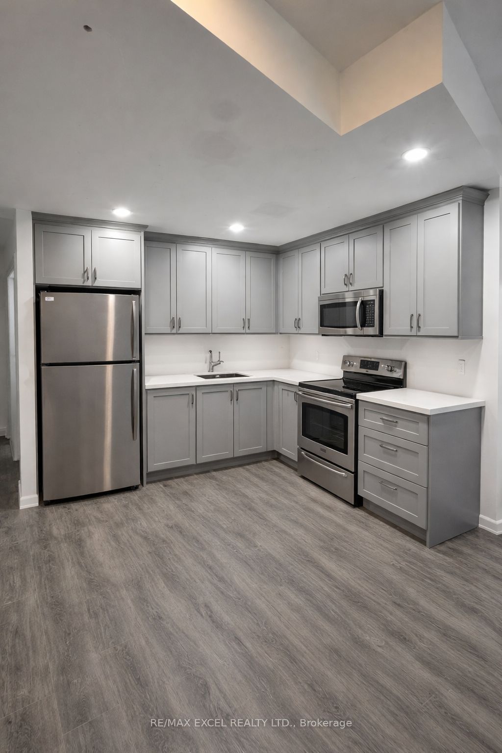 Front of Unit Bsmt, 3570 Bur Oak Avenue