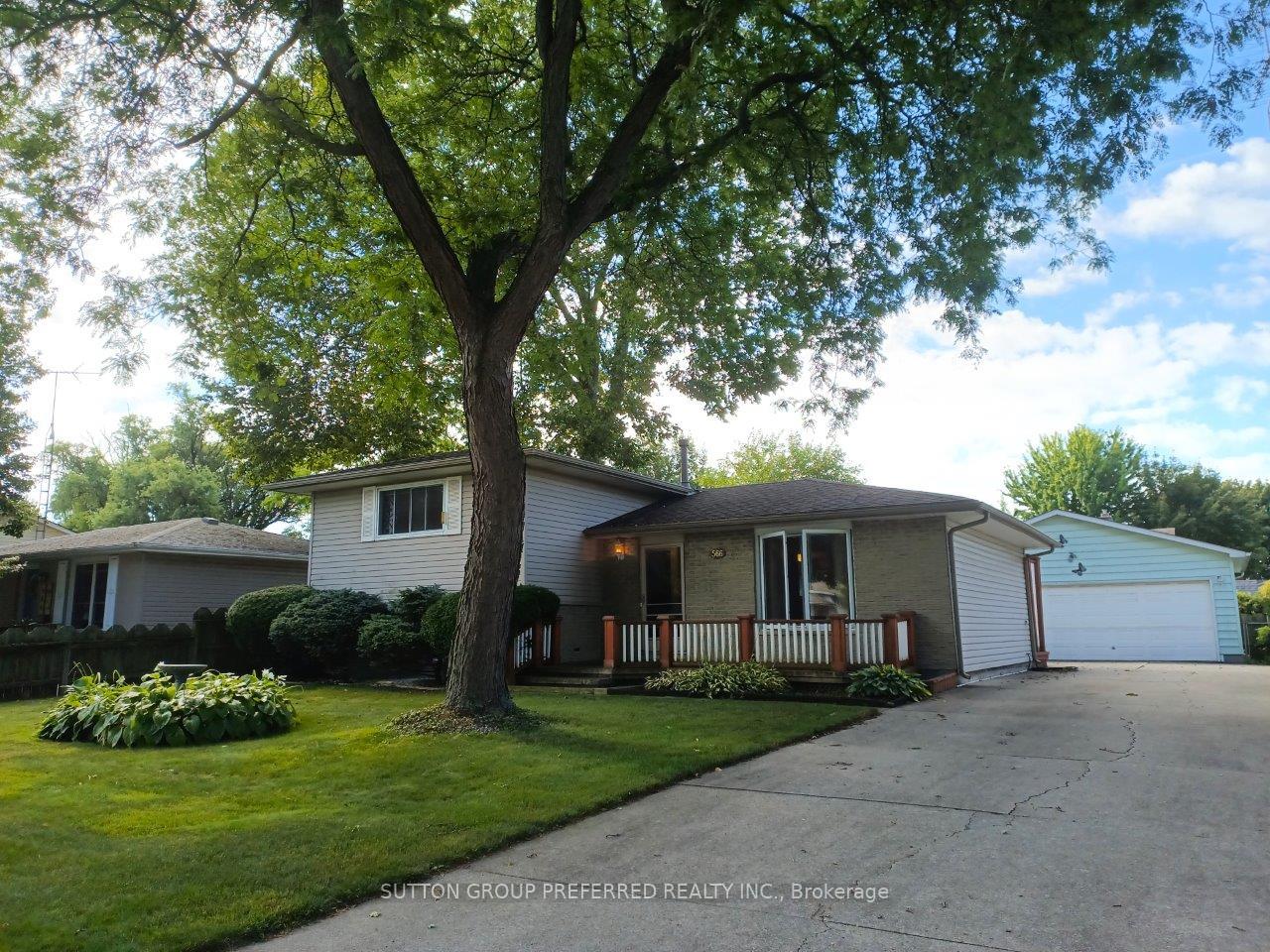 Photo 1 of 566 Albert Boulevard, St. Clair — HOMEH